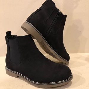 NWOT STEVE MADDEN BOOT